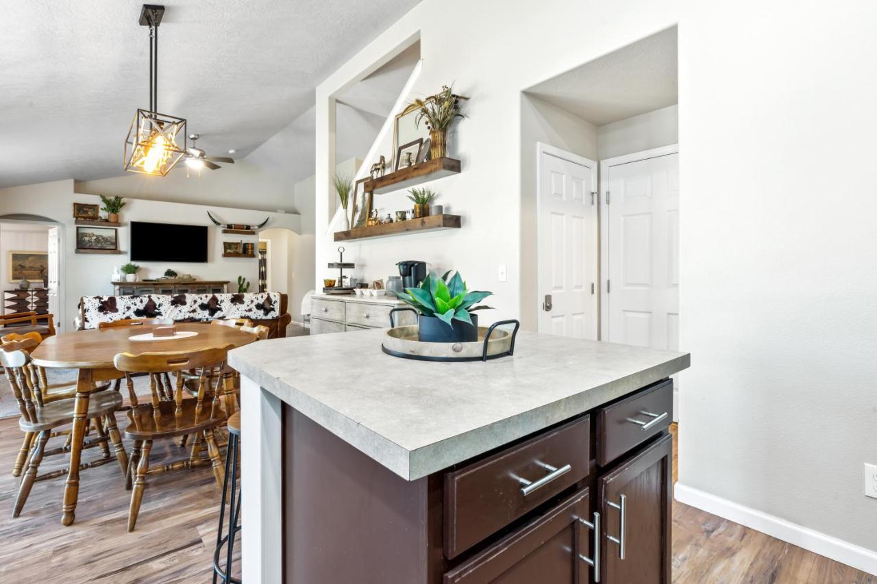 Southwestern Style 4 Bedroom Nampa Home Sleeps 16! Buitenkant foto
