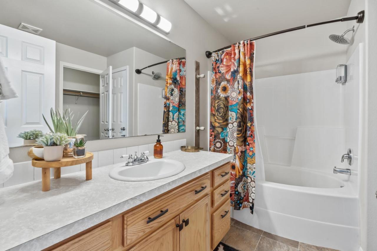 Southwestern Style 4 Bedroom Nampa Home Sleeps 16! Buitenkant foto