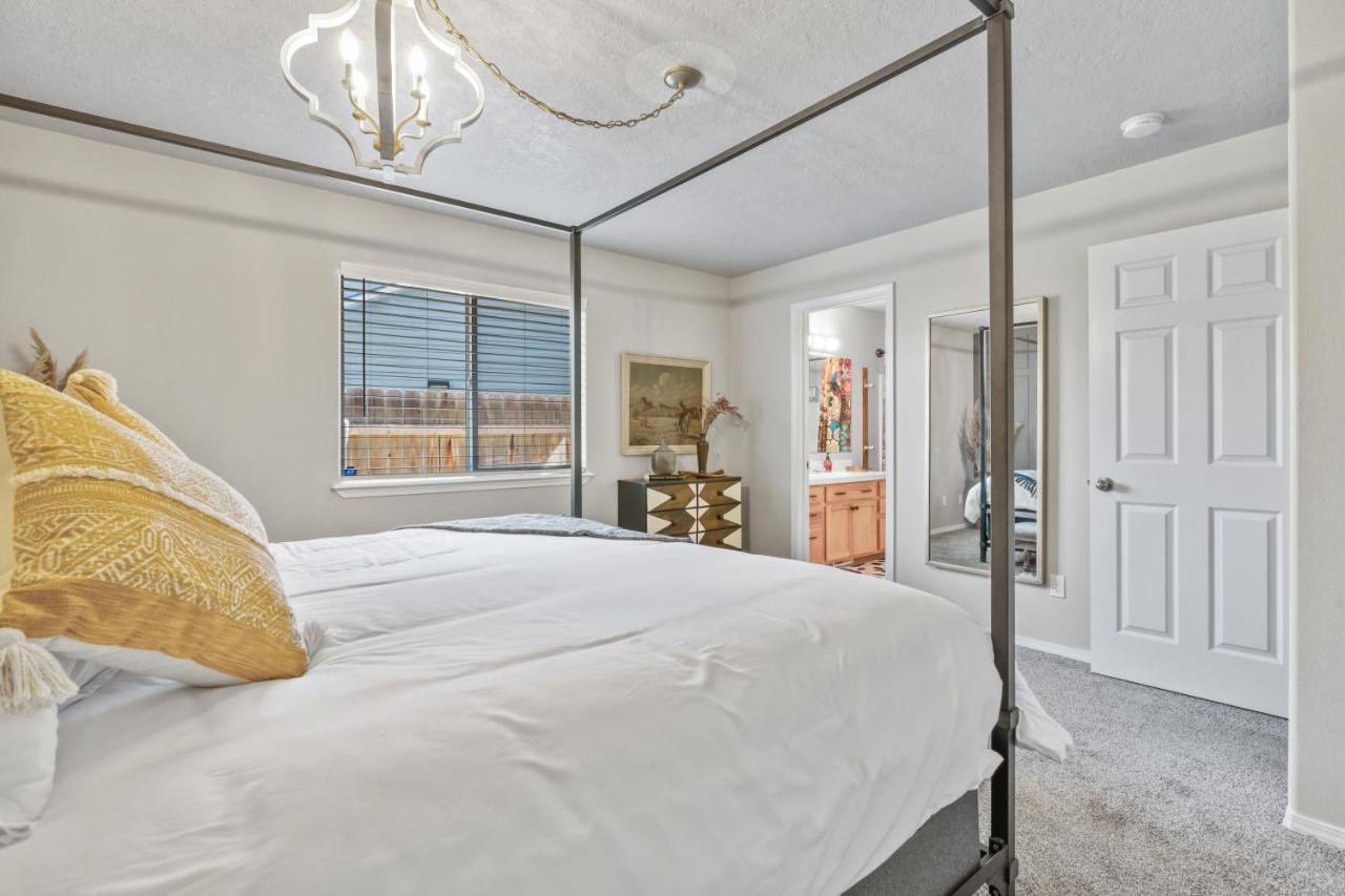 Southwestern Style 4 Bedroom Nampa Home Sleeps 16! Buitenkant foto